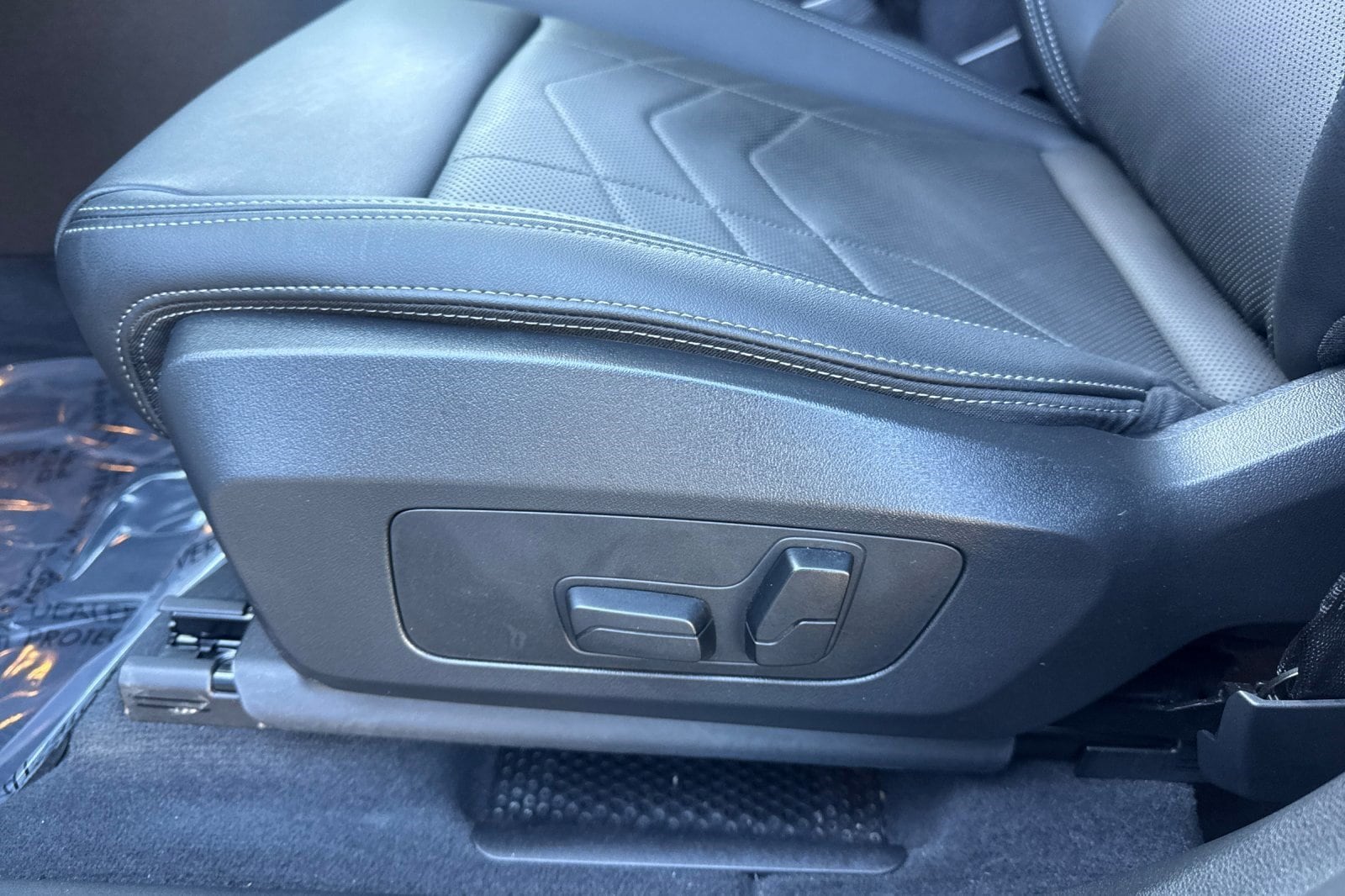 2025 BMW X1 28i - Photo 14
