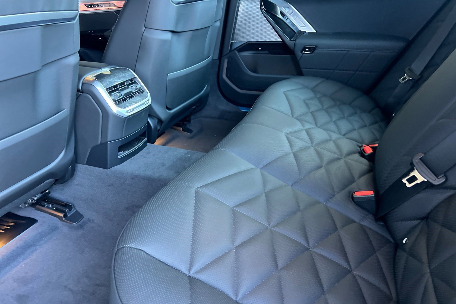 2025 BMW 7 Series 740i - Photo 14