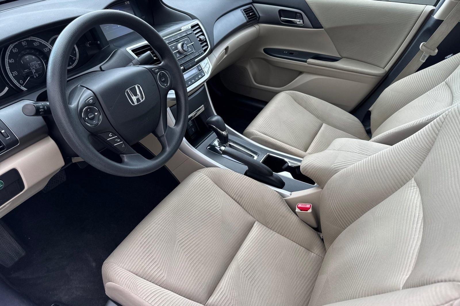 2014 Honda Accord LX photo 4
