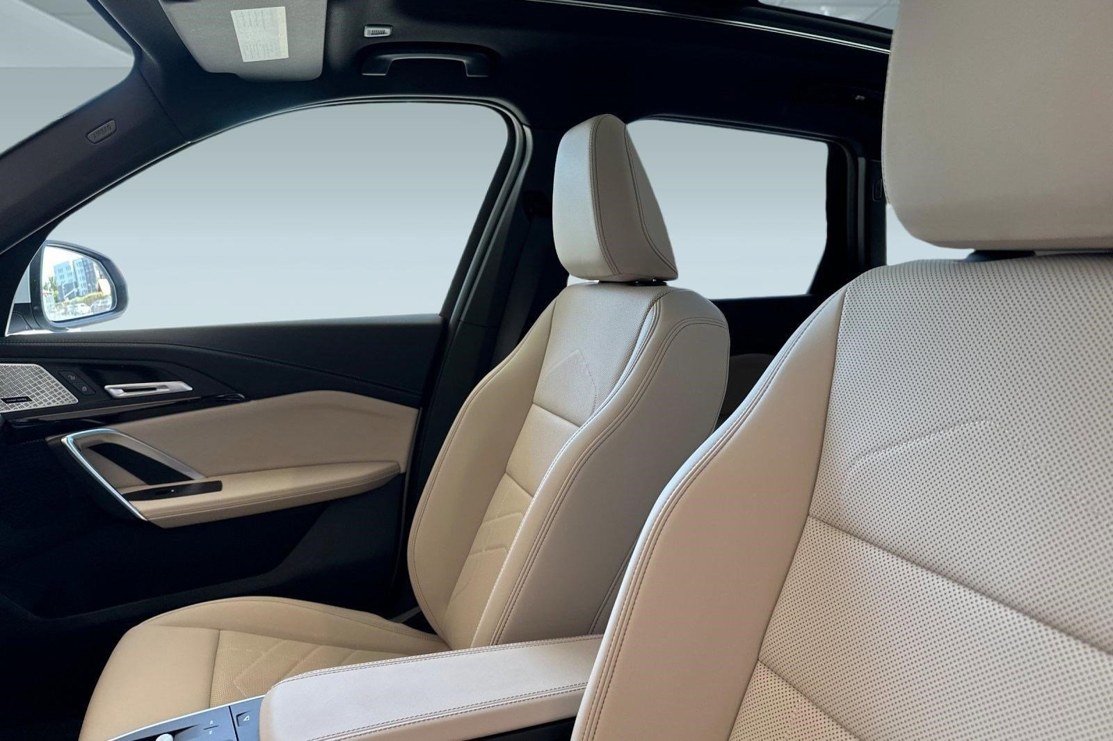 2025 BMW X1 28i - Photo 17