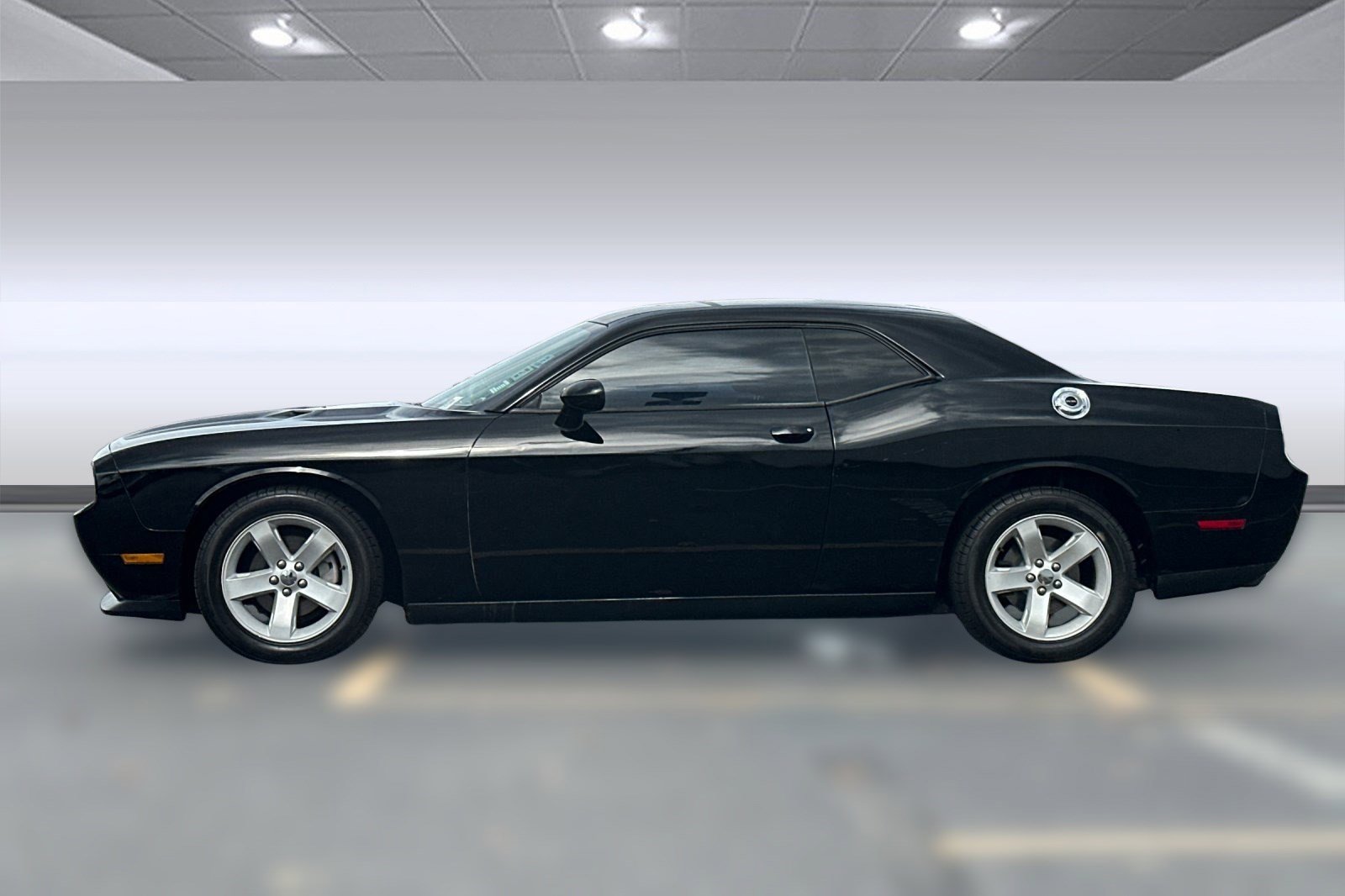 2012 Dodge Challenger SXT photo 2