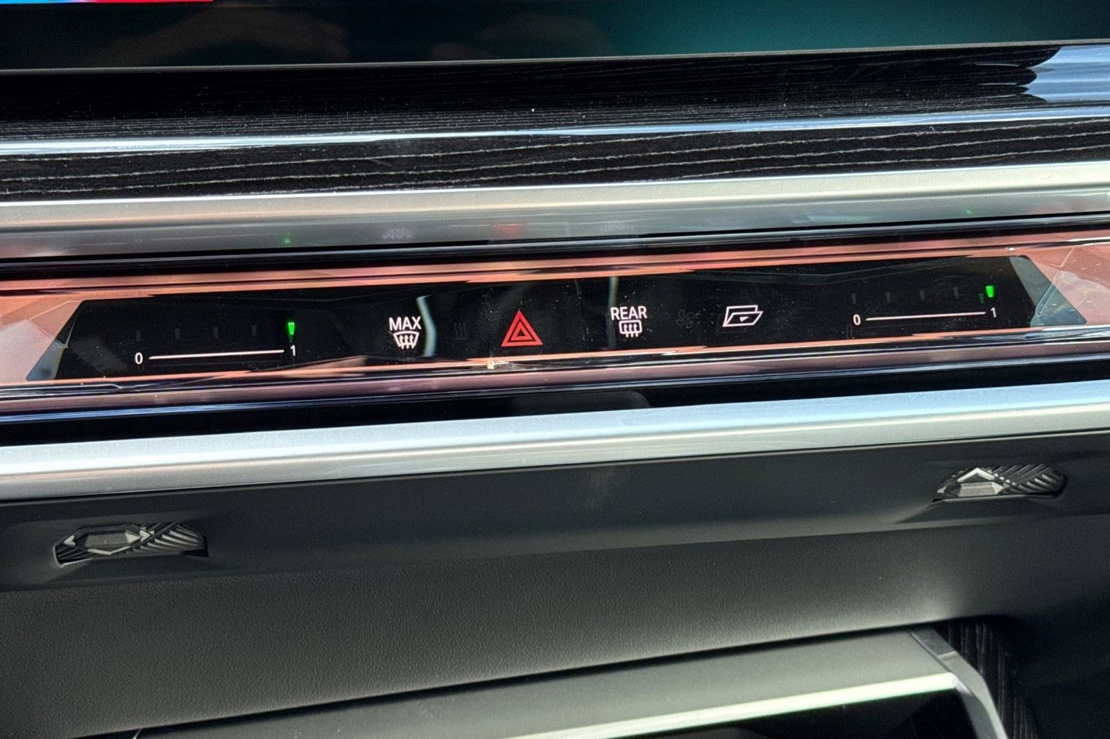 2026 BMW 7 Series 750e - Photo 16