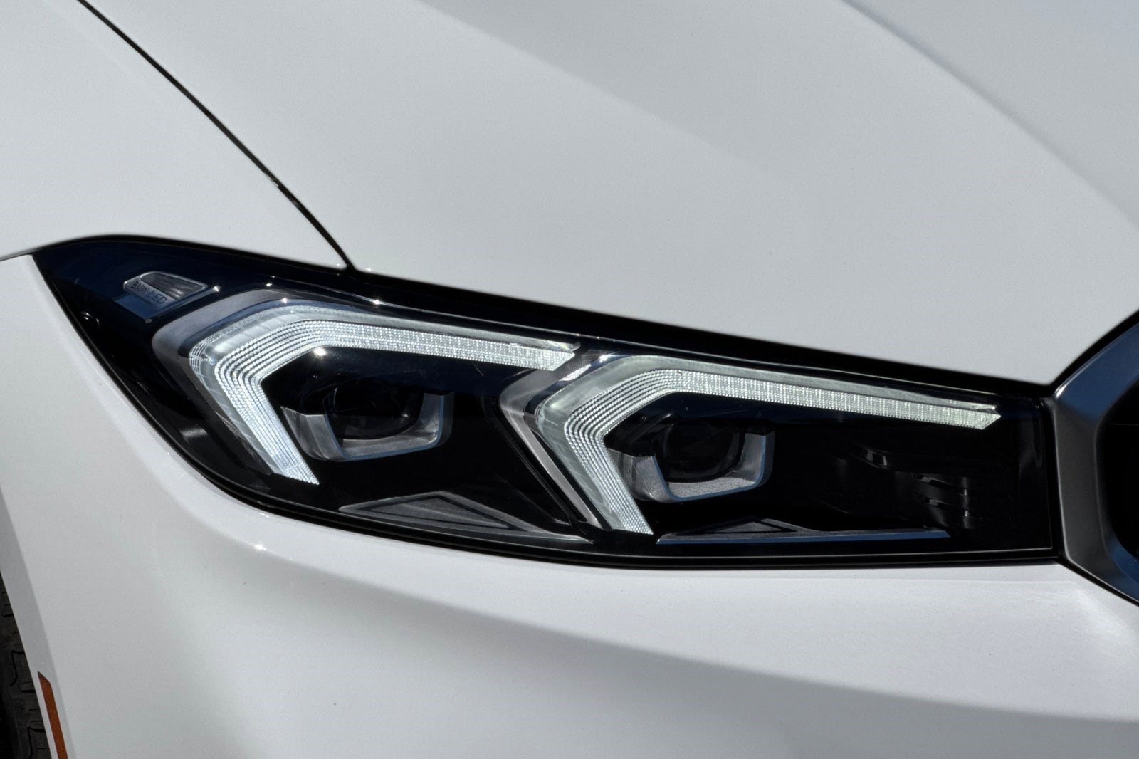 2025 BMW 3 Series 330i - Photo 10