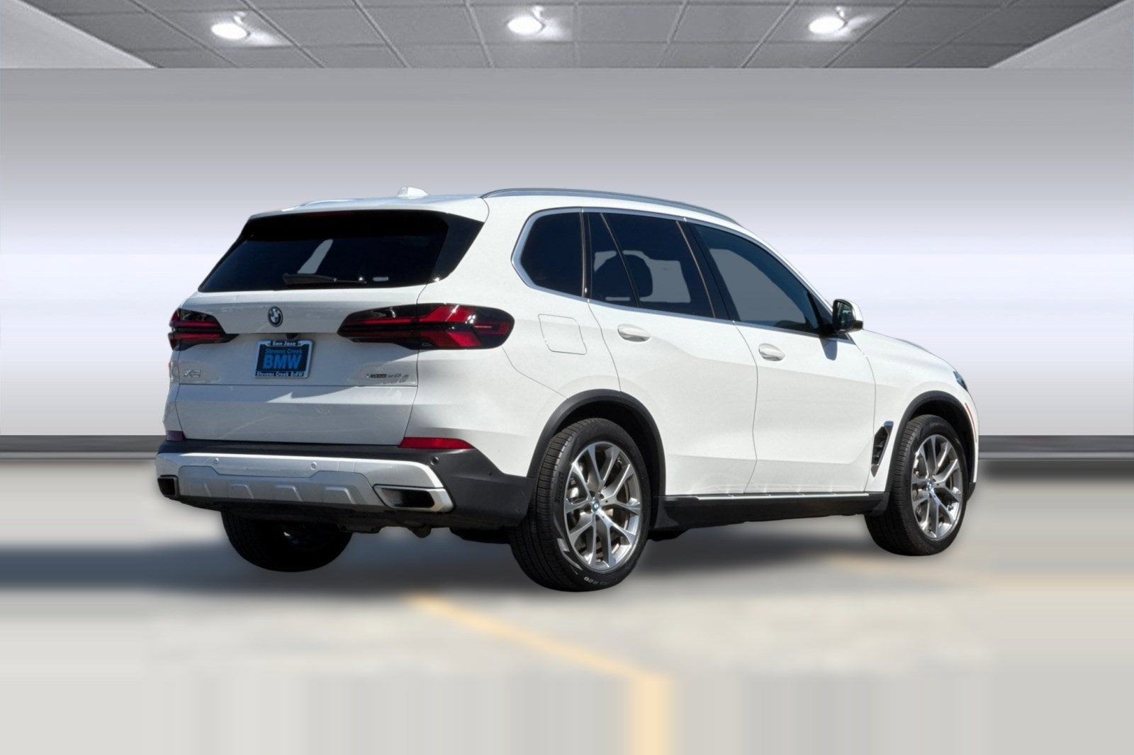 2025 BMW X5 PHEV xDrive50e photo 3