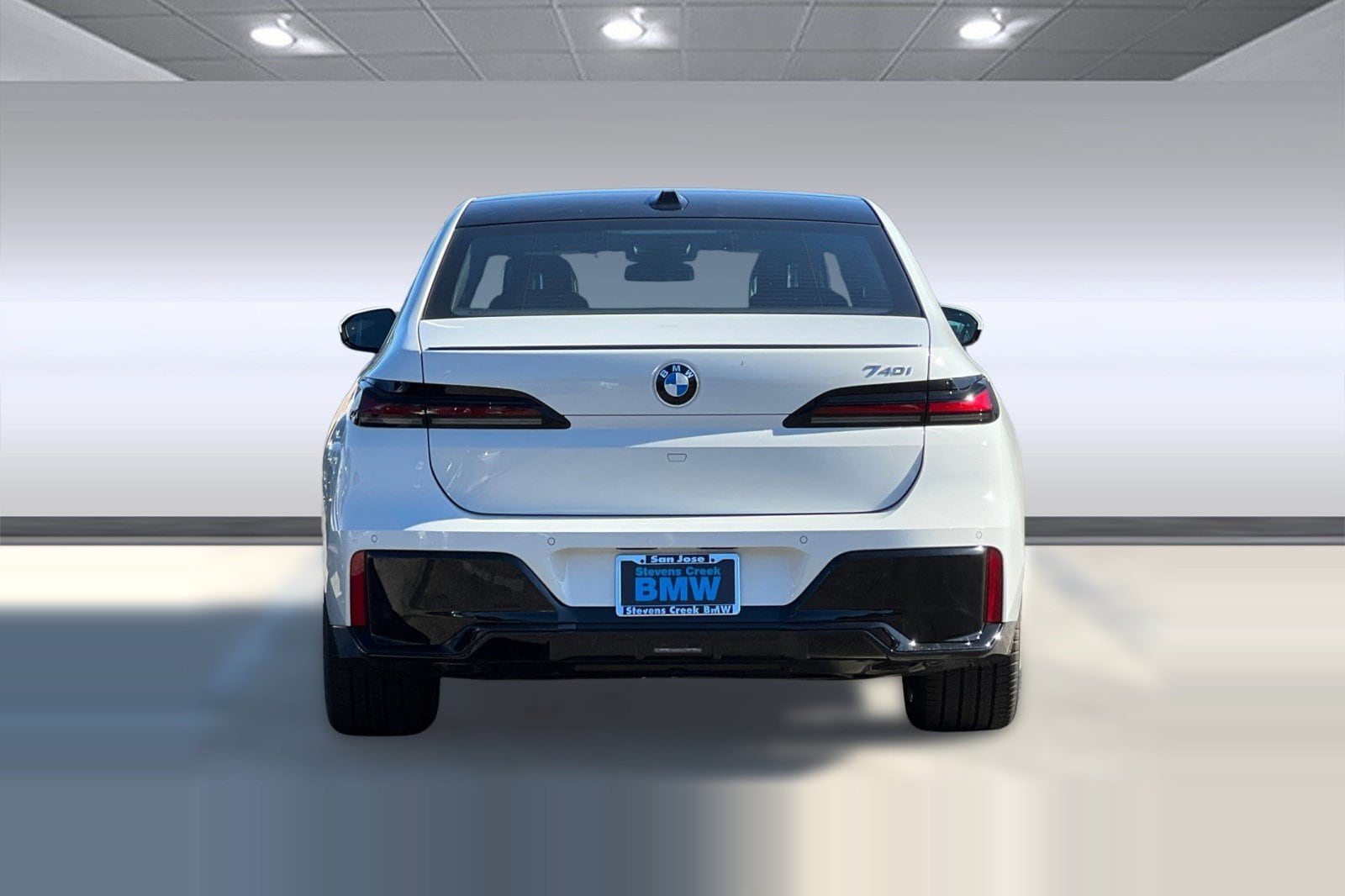 2025 BMW 7 Series 740i - Photo 9