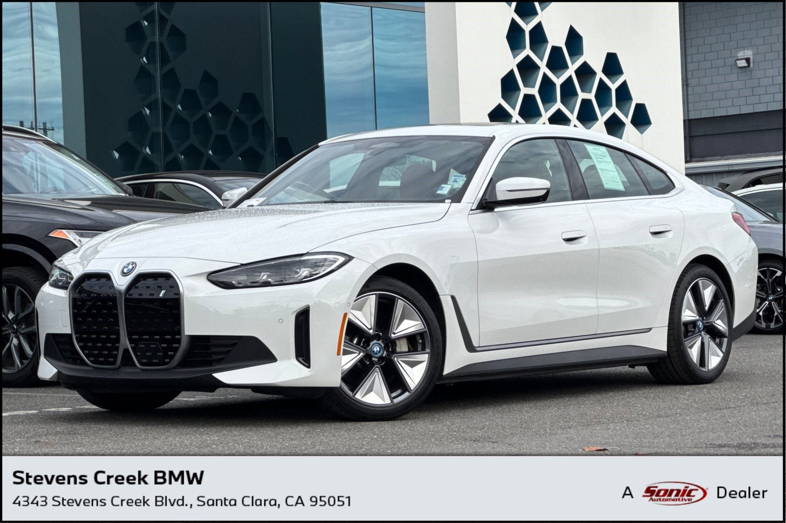 2023 BMW i4 35's photo