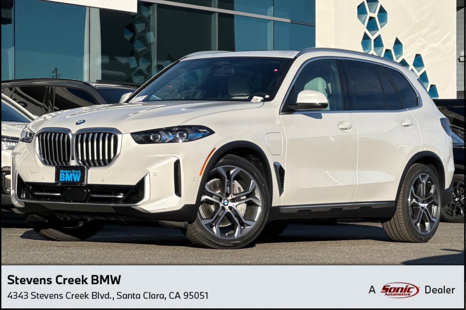 2026 BMW X5 50e's photo