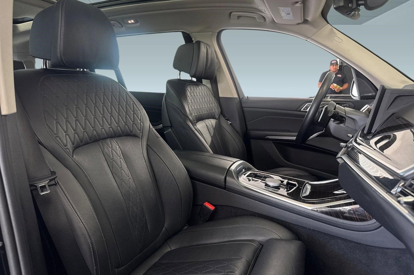 2025 BMW X7 40i - Photo 30