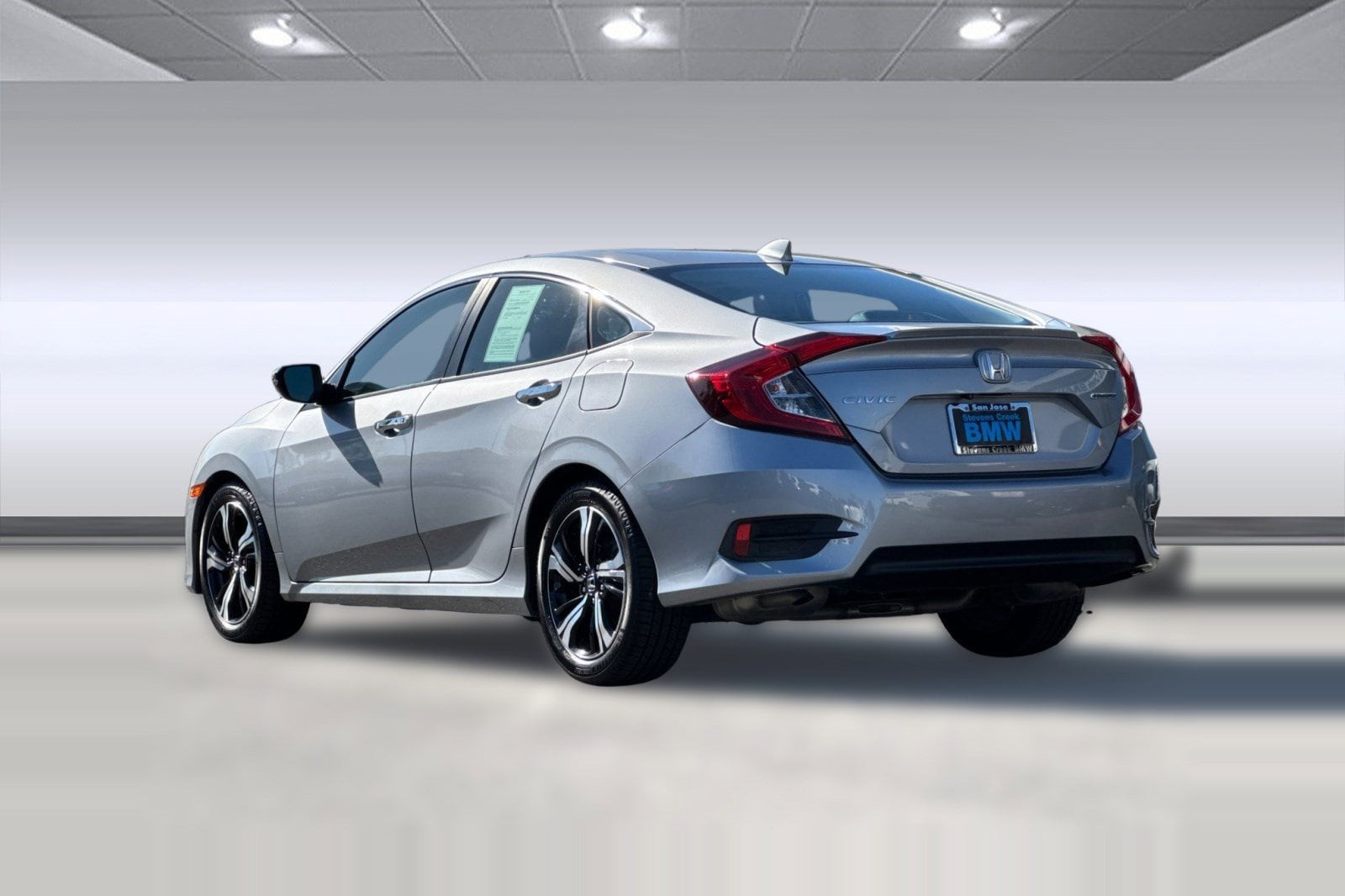 2017 Honda Civic Touring photo 2