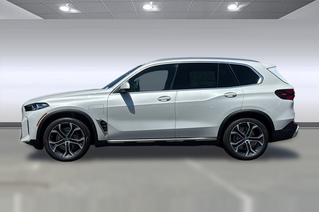 New 2026 BMW X5 PHEV xDrive50e SUV