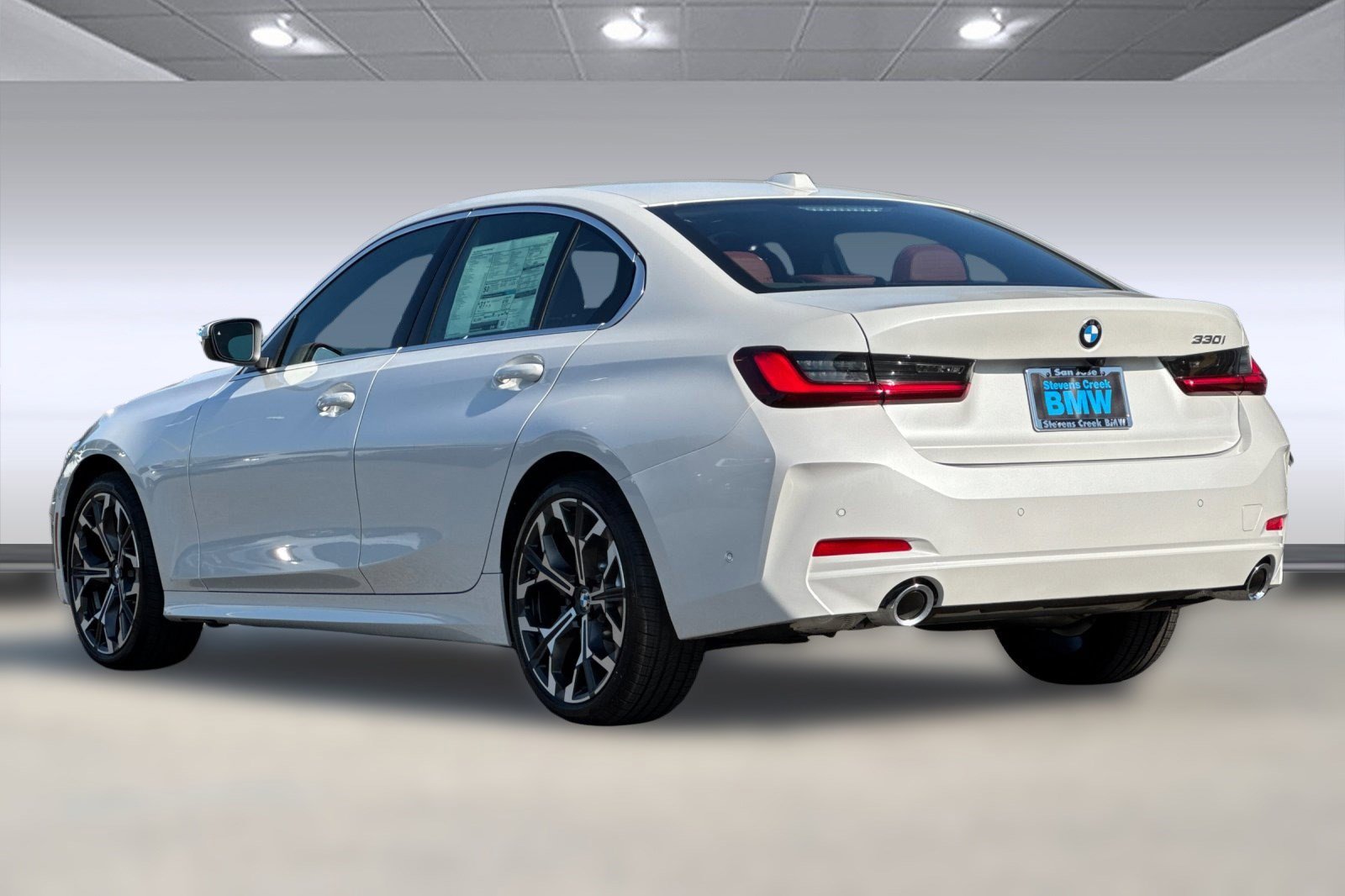 2025 Bmw 330i Sedan photo 3