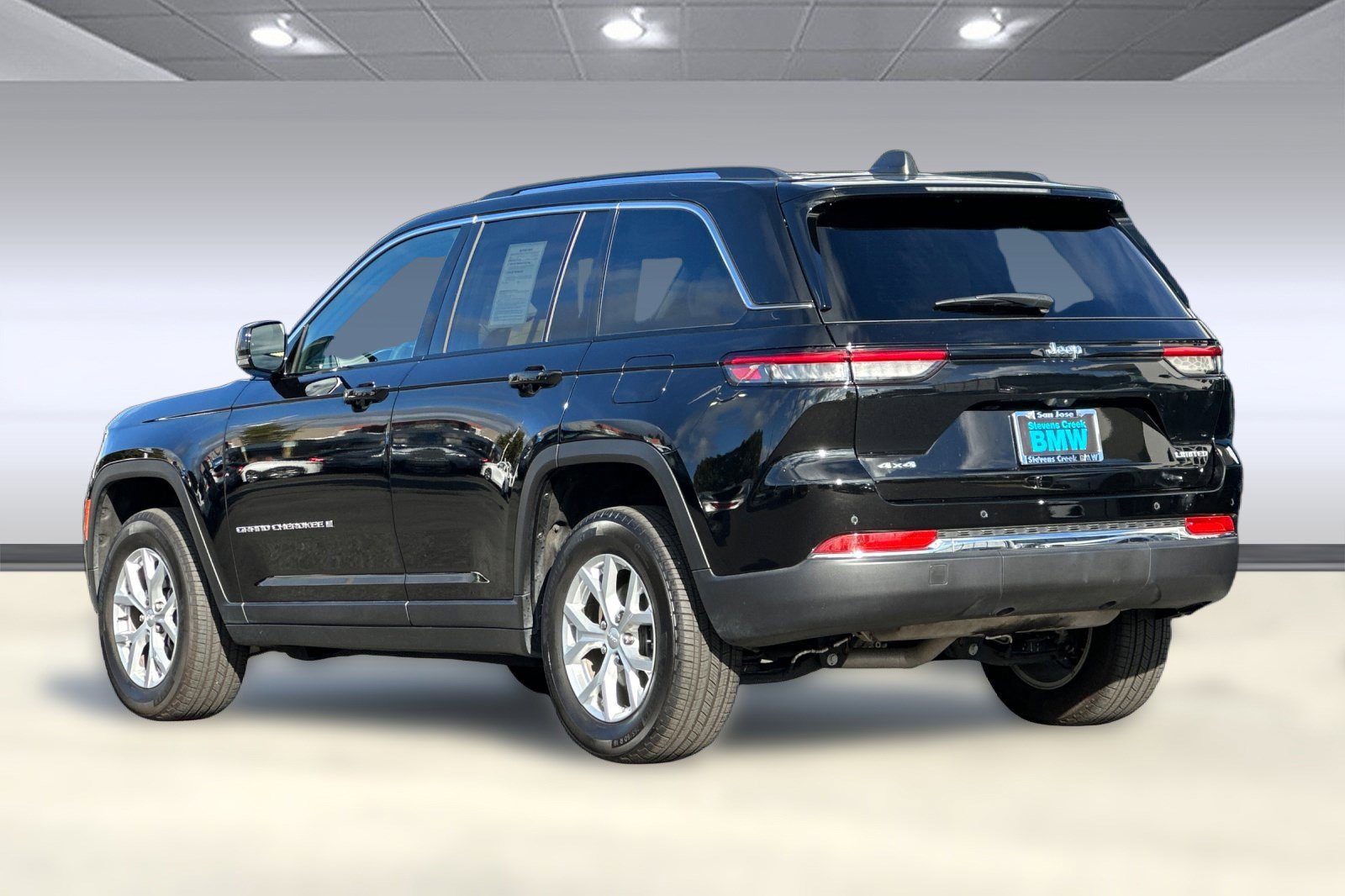 2024 Jeep Grand Cherokee Limited photo 2