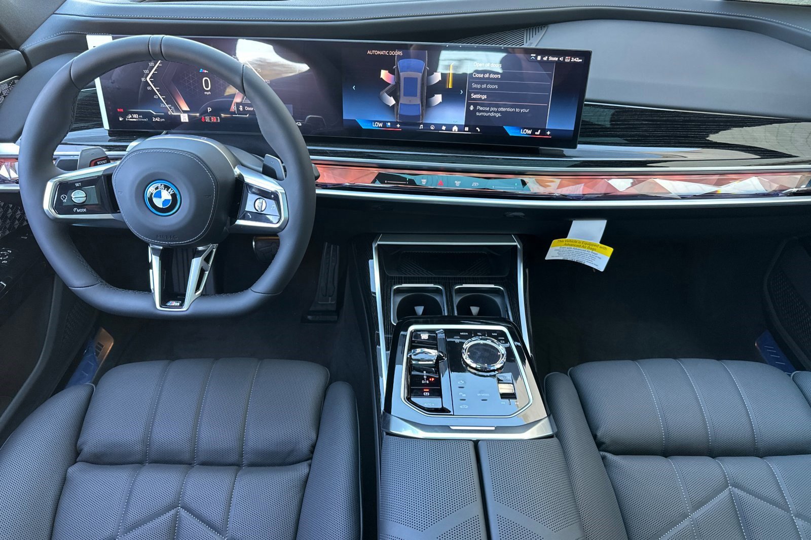2026 BMW 7 Series 750e - Photo 16