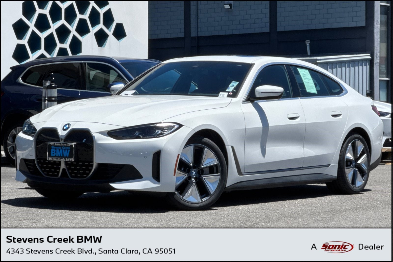 2023 BMW i4 eDrive35's photo