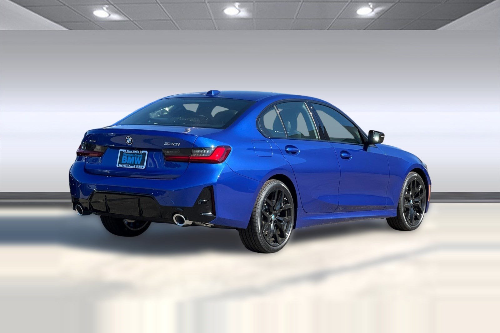 2025 BMW 3 Series 330i - Photo 8