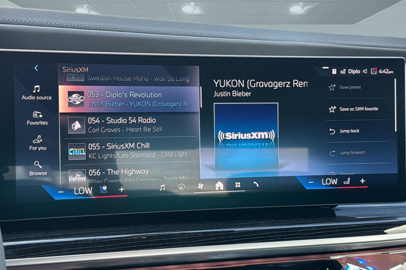 2026 BMW 7 Series 750e - Photo 23