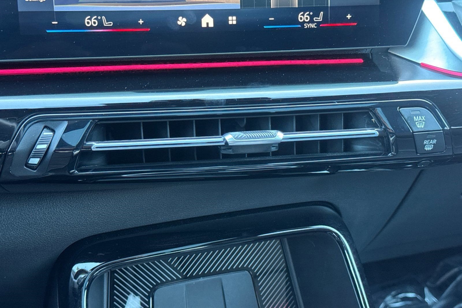 2025 BMW X1 28i - Photo 18