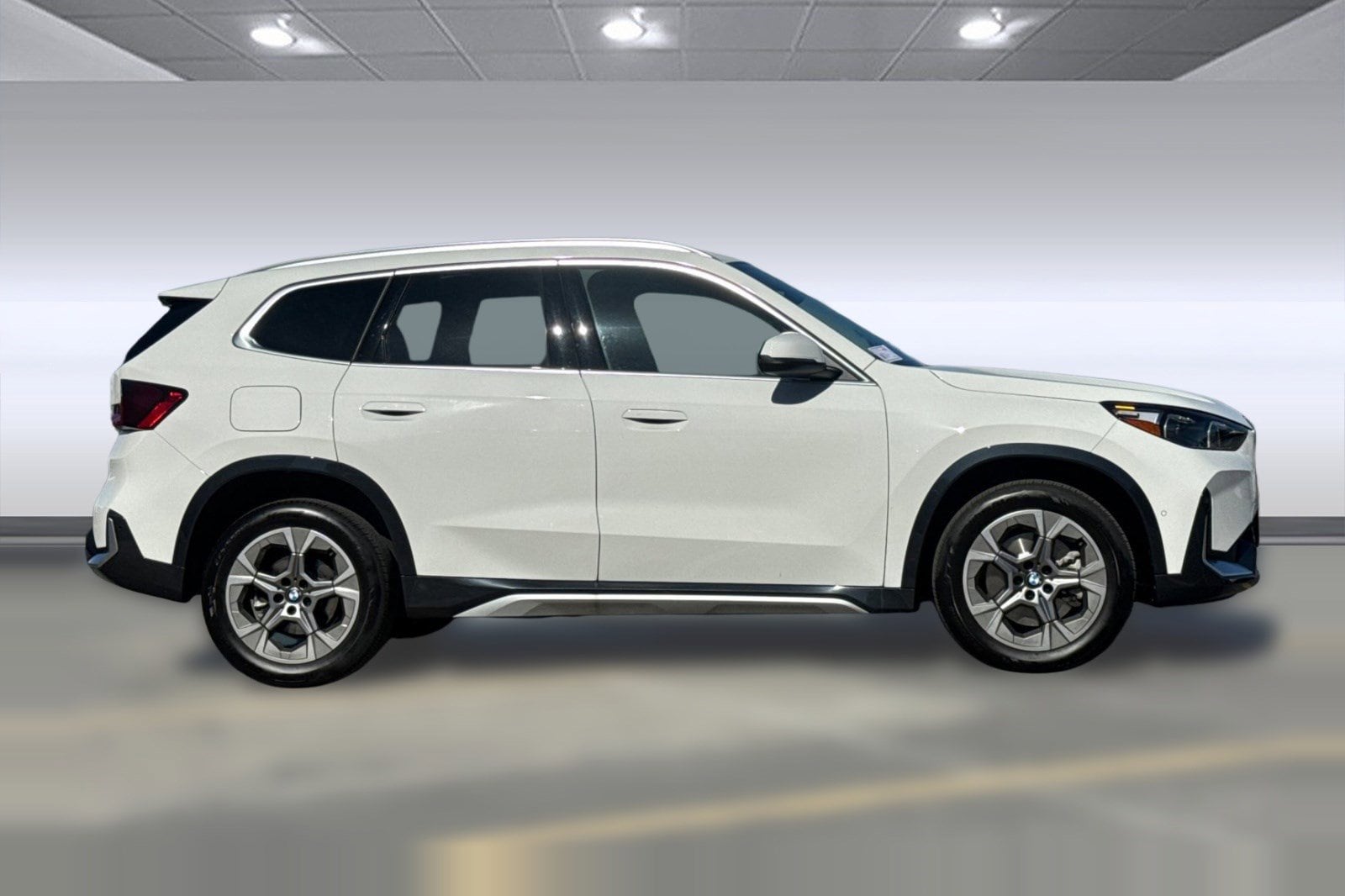 2025 BMW X1 28i - Photo 8