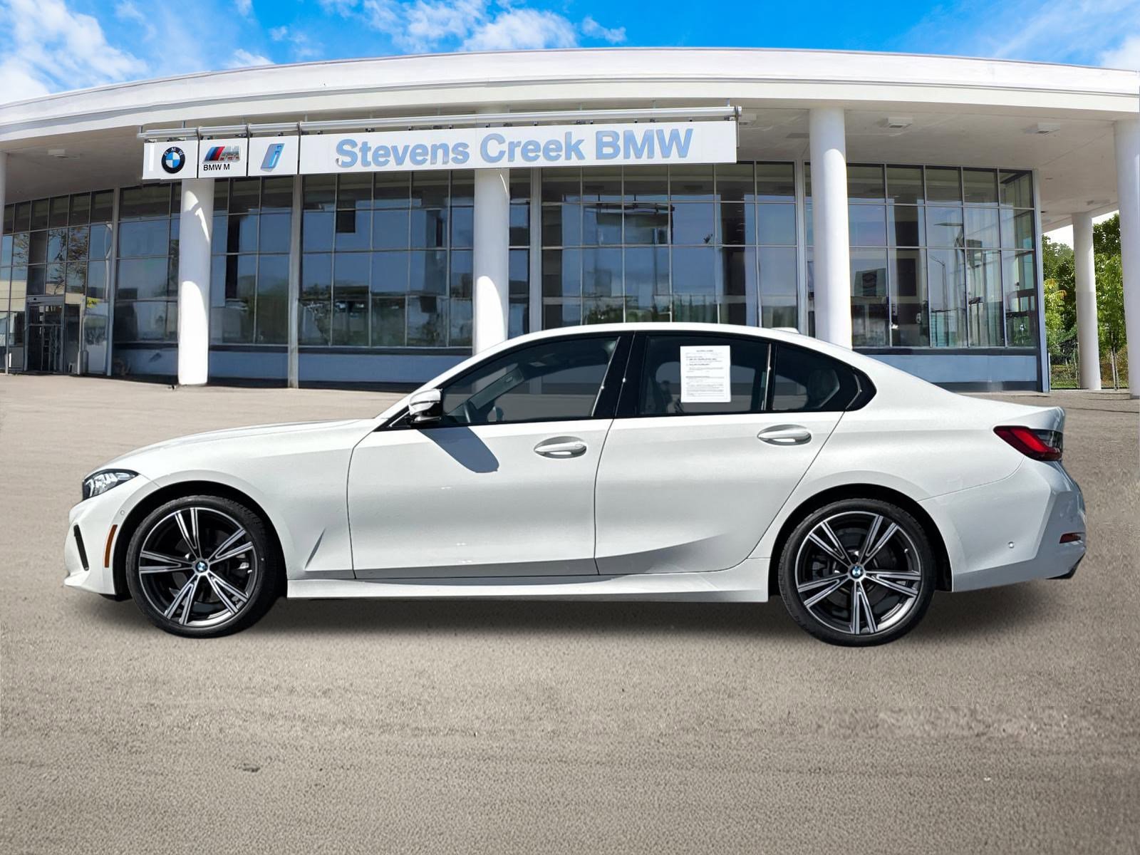 2023 Bmw 330i Sedan photo 2