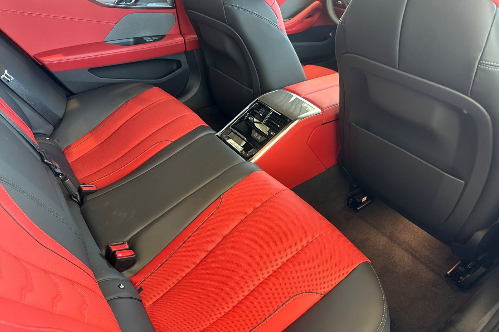 2026 BMW 8 Series 840i - Photo 21