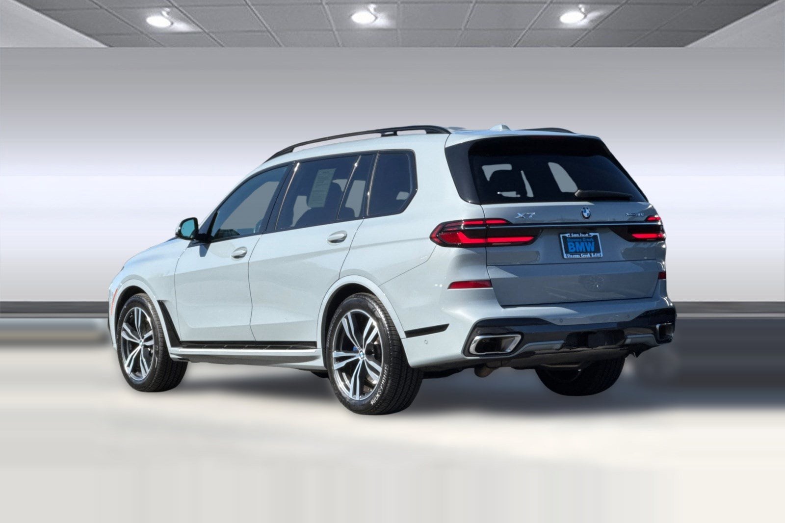 2023 BMW X7 xDrive40i photo 2