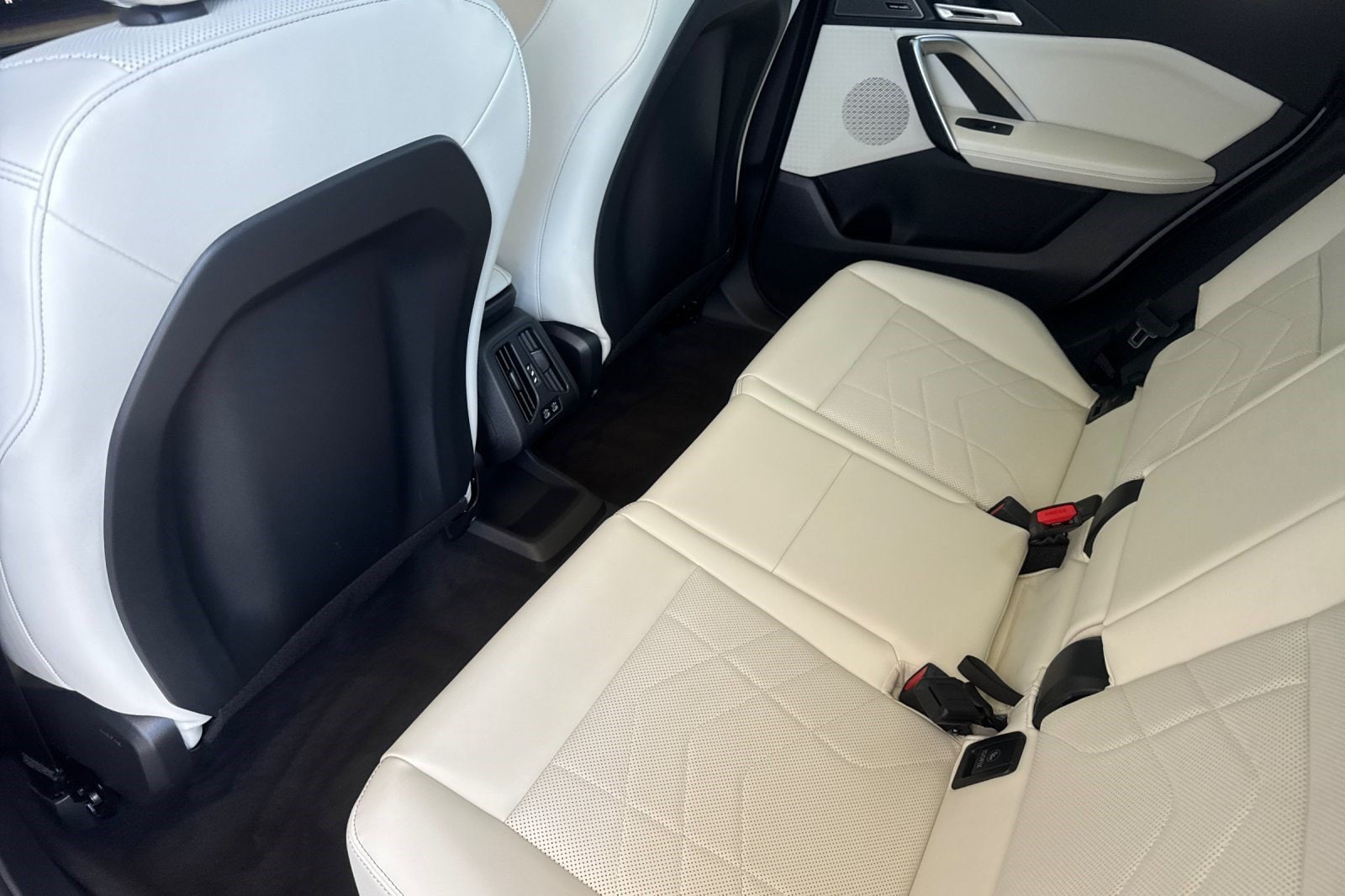 2026 BMW X1 28i - Photo 15