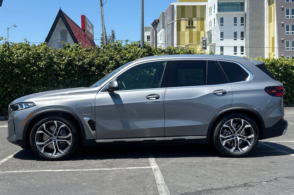 New 2026 BMW X5 PHEV xDrive50e SUV