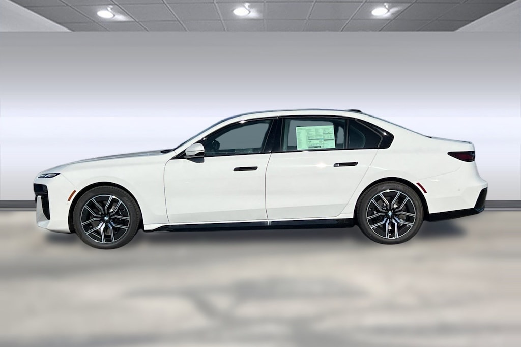 New 2025 BMW 740i Sedan