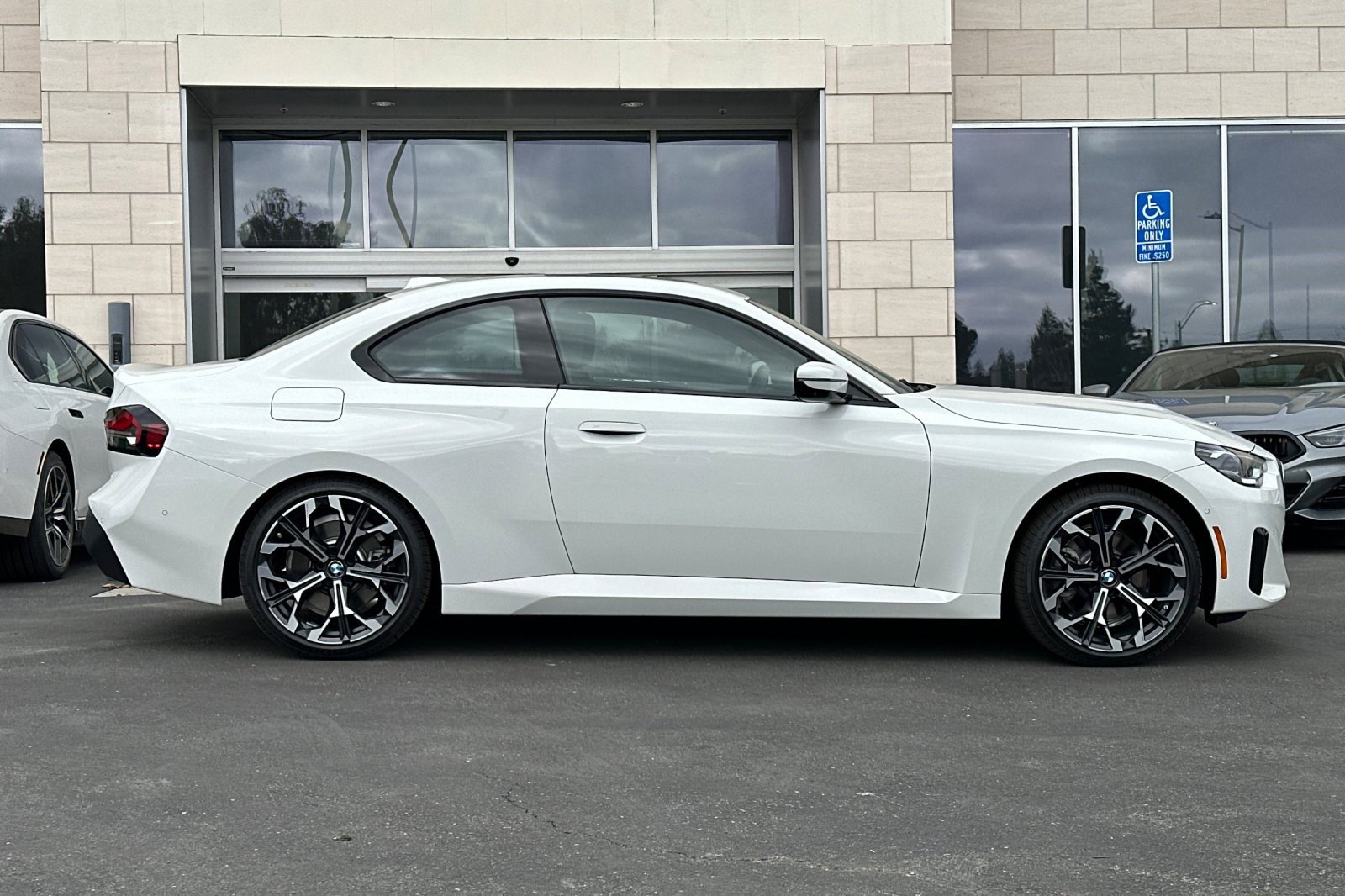 2025 Bmw 230i photo 4