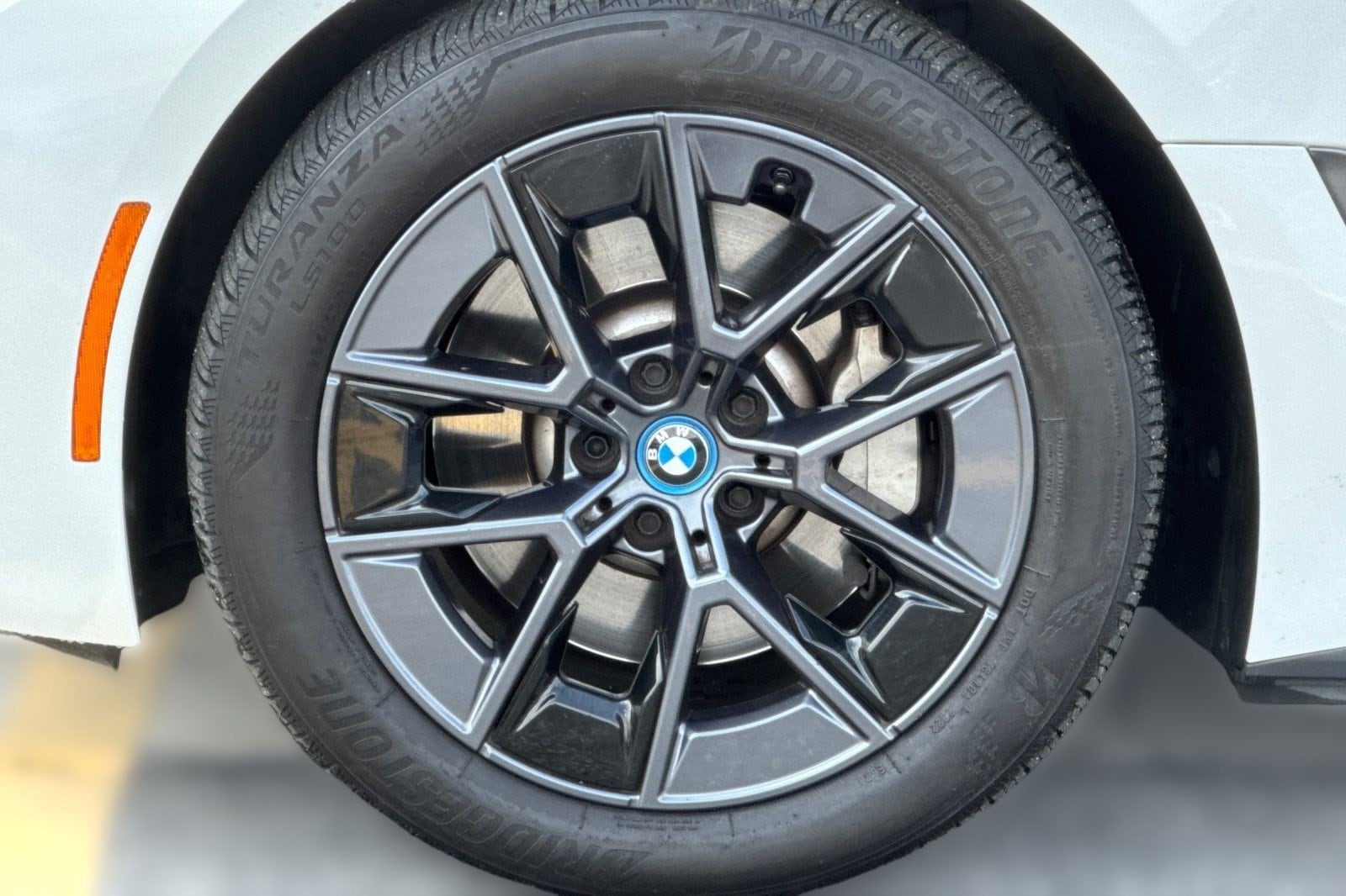 2023 BMW i4 35 - Photo 11