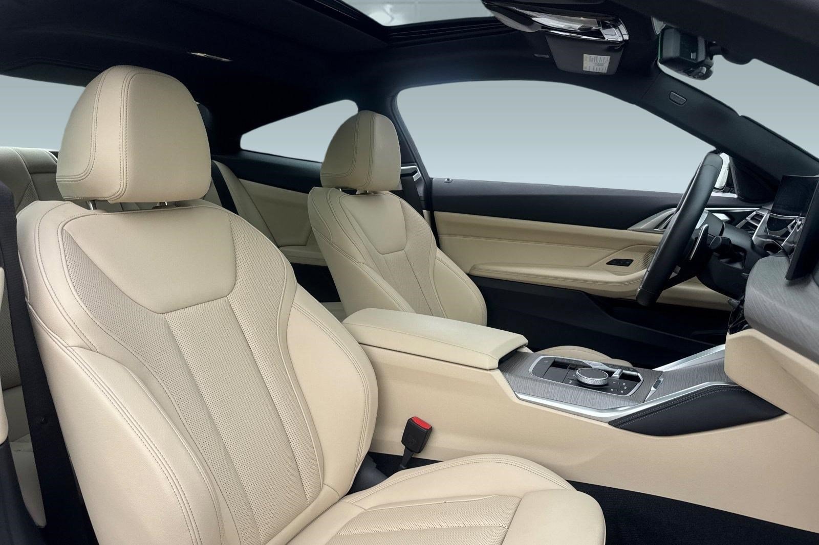 2025 BMW 4 Series 430i - Photo 31