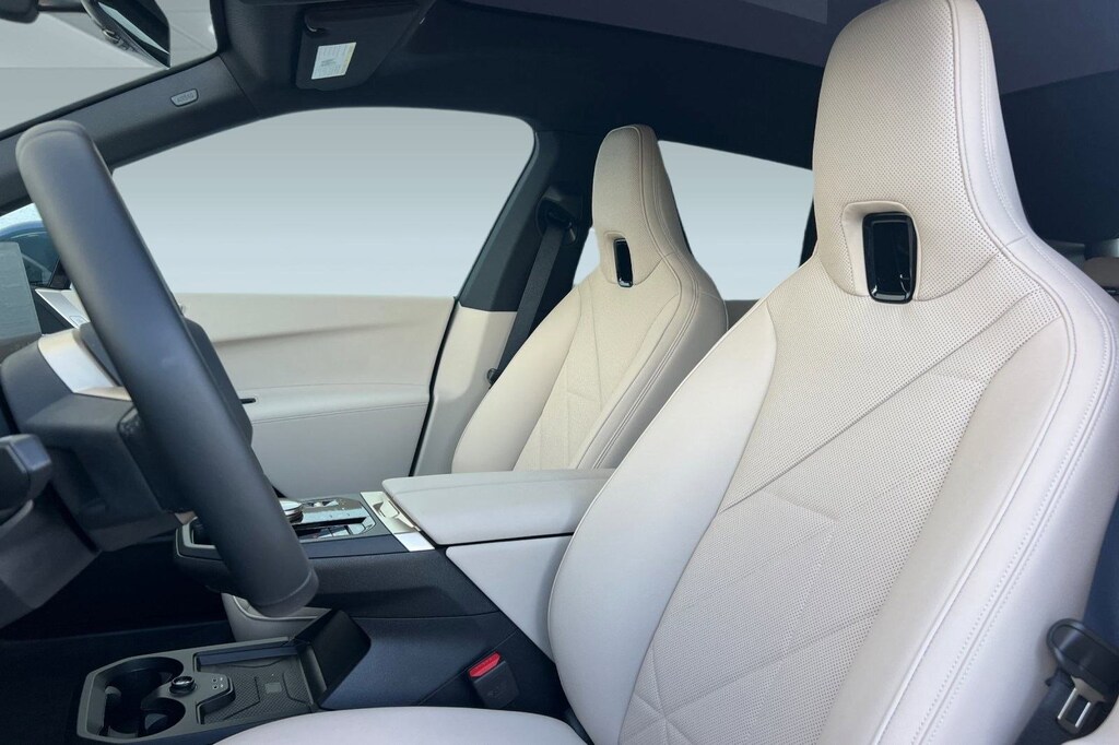 New 2026 BMW iX xDrive60 SUV
