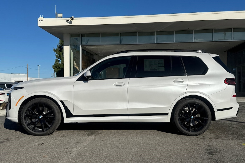 New 2026 BMW X7 xDrive40i SUV