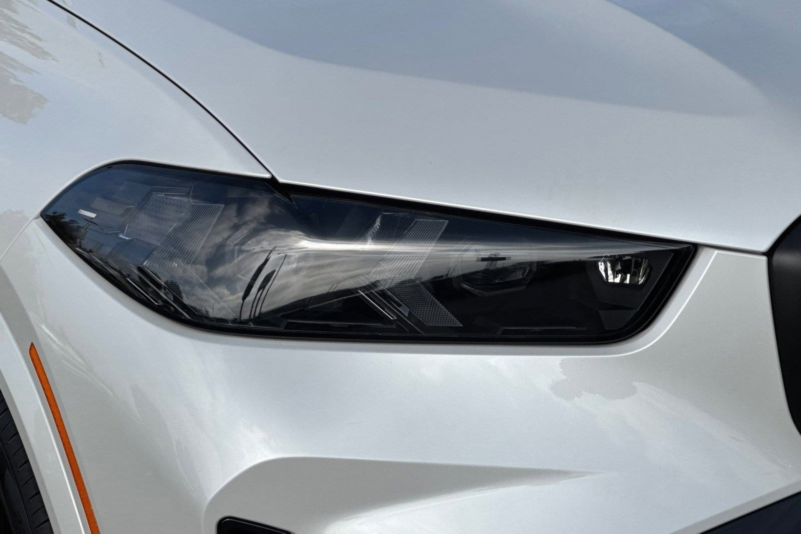 2026 BMW X5 M60i - Photo 10