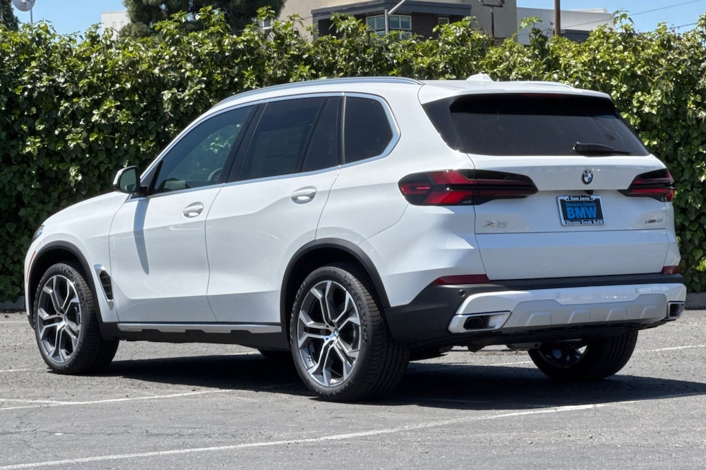 New 2026 BMW X5 xDrive40i SUV