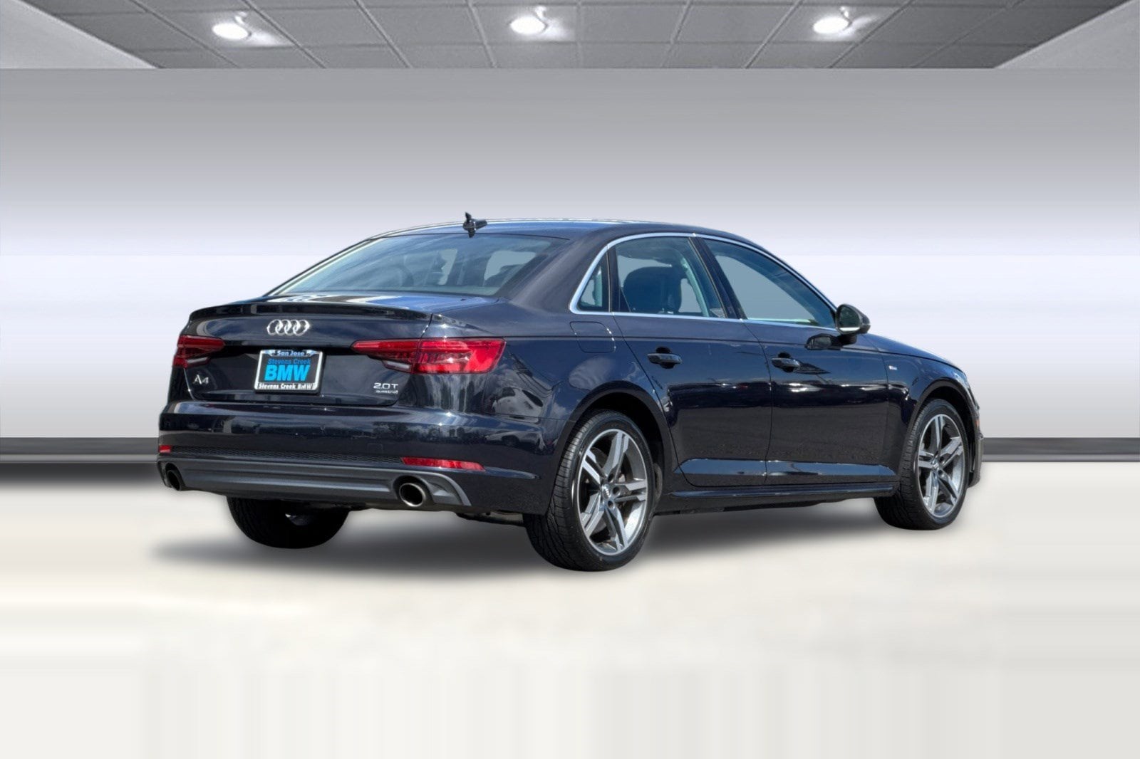 2017 Audi A4 2.0T Prestige photo 3