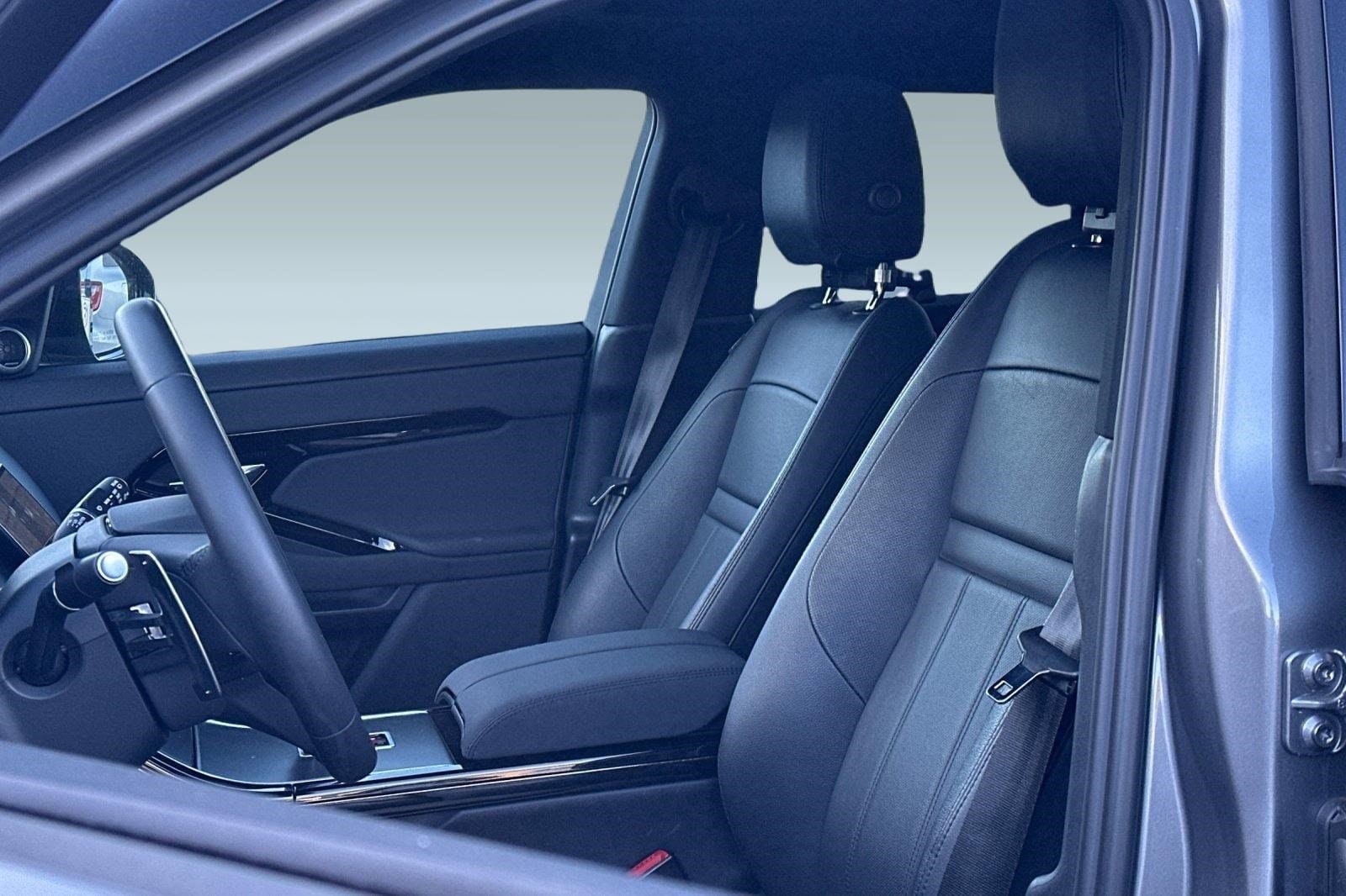 2024 Land Rover Range Rover Evoque Dynamic SE photo 4