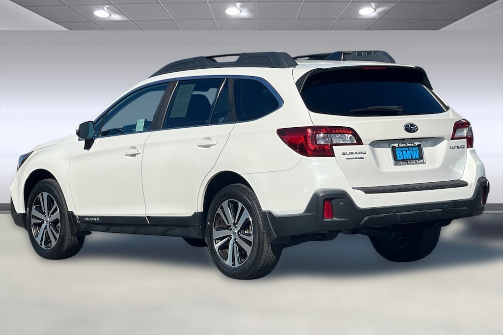 Used 2018 Subaru Outback 2.5i Limited with EyeSight, Navigation, High Beam Assist, Reverse Auto Braking, LED Headlights, Steering Responsive Headlights, and Starlink SUV