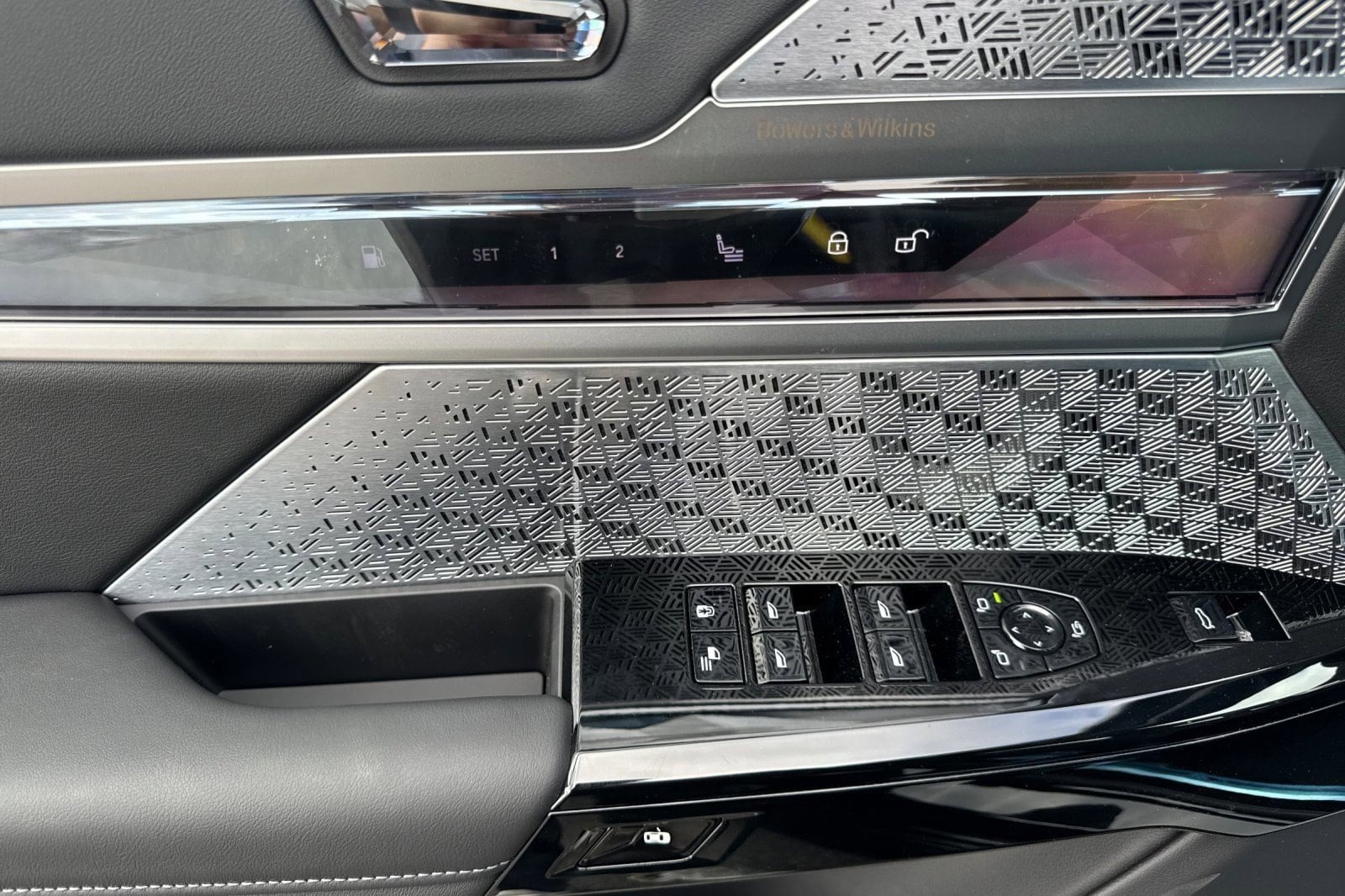 2026 BMW 7 Series 750e - Photo 13