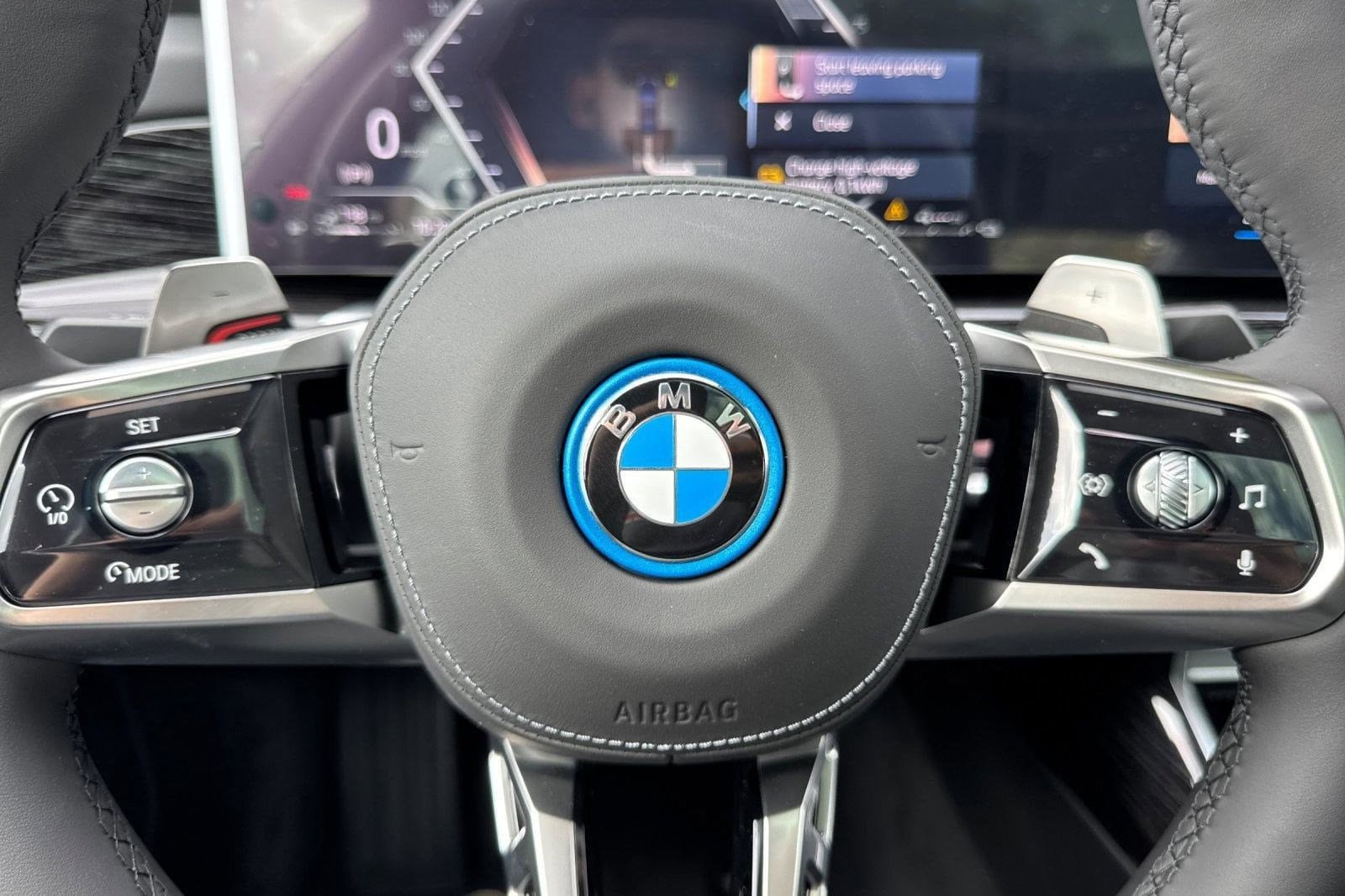 2026 BMW 7 Series 750e - Photo 17