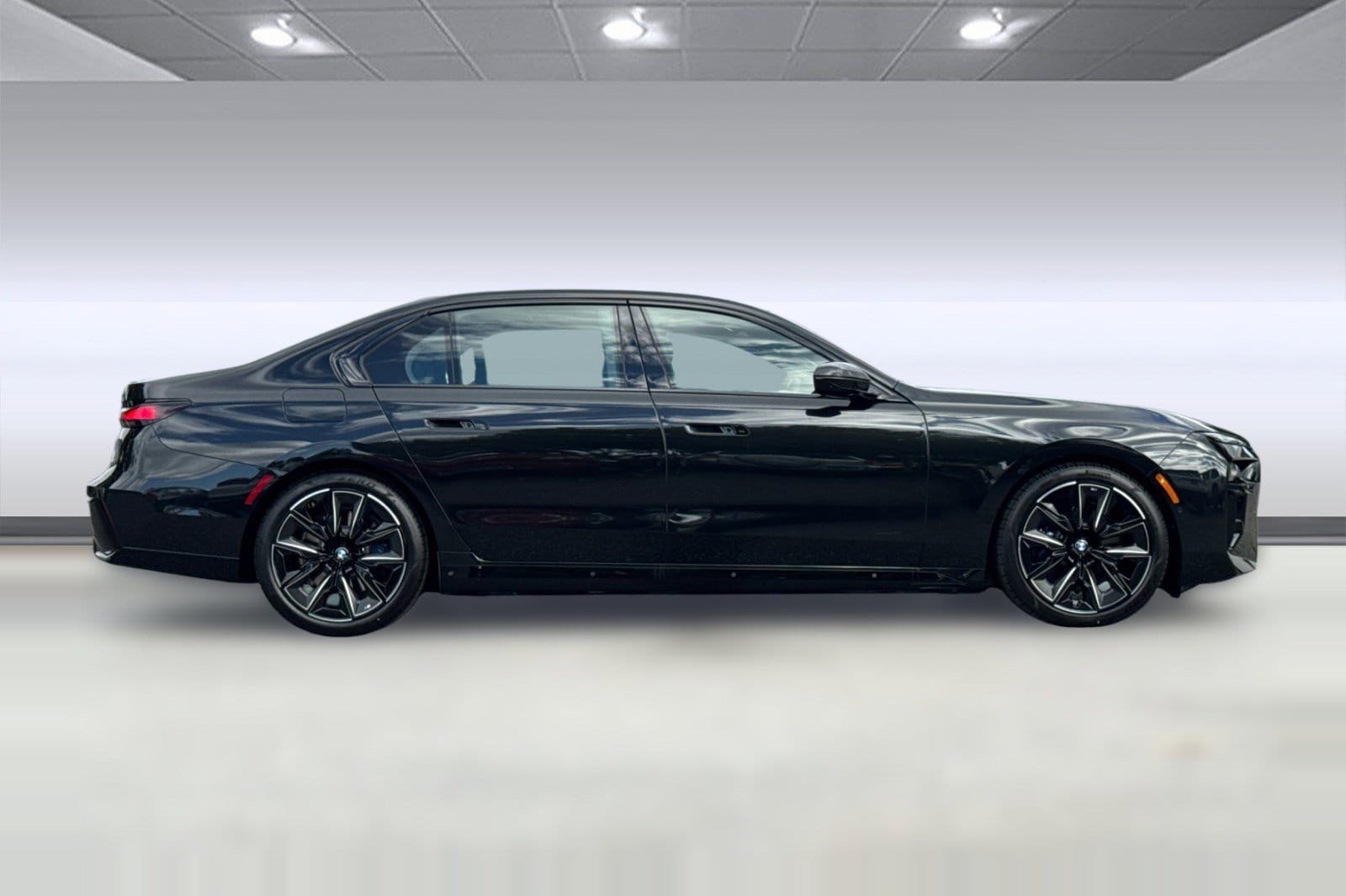 2026 BMW 7 Series 750e - Photo 7