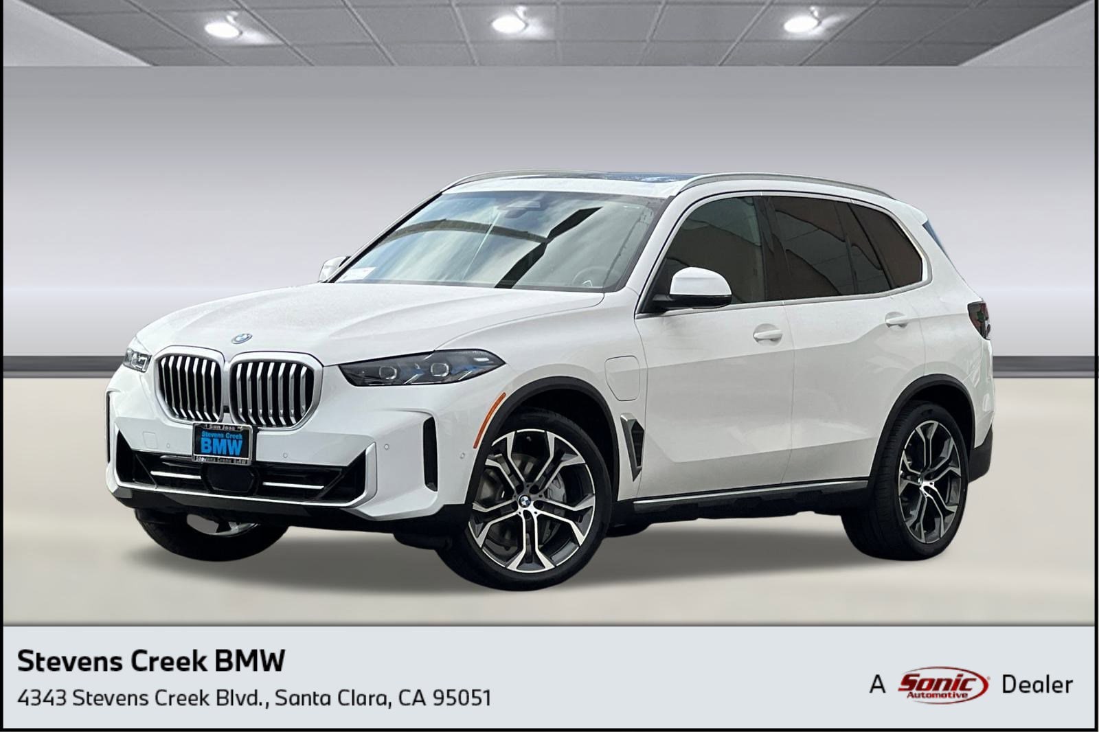 2026 BMW X5 50e's photo