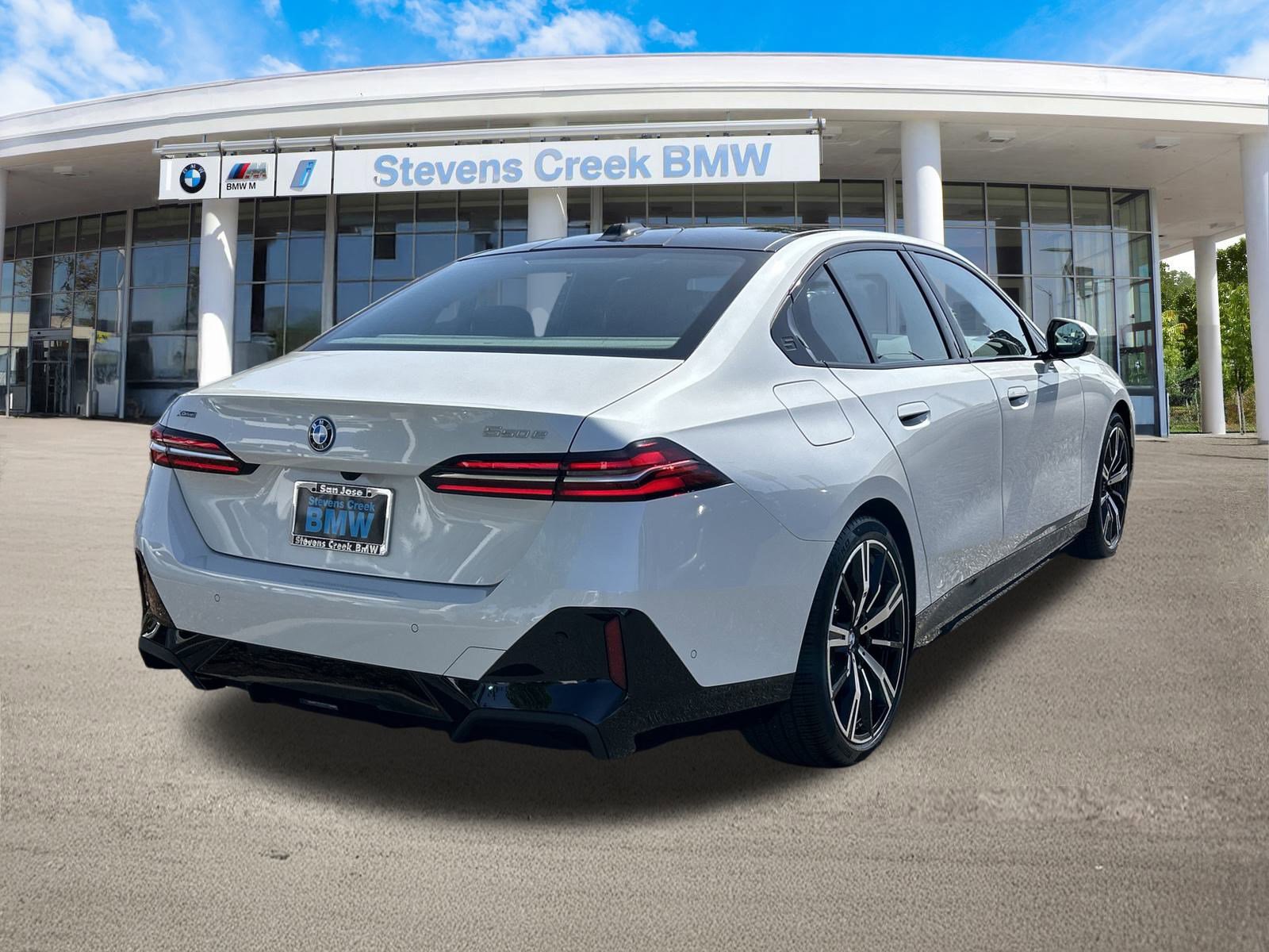 2026 Bmw 550e 550e xDrive photo 3