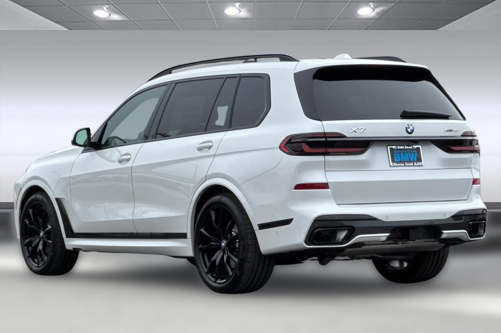 New 2026 BMW X7 xDrive40i SUV