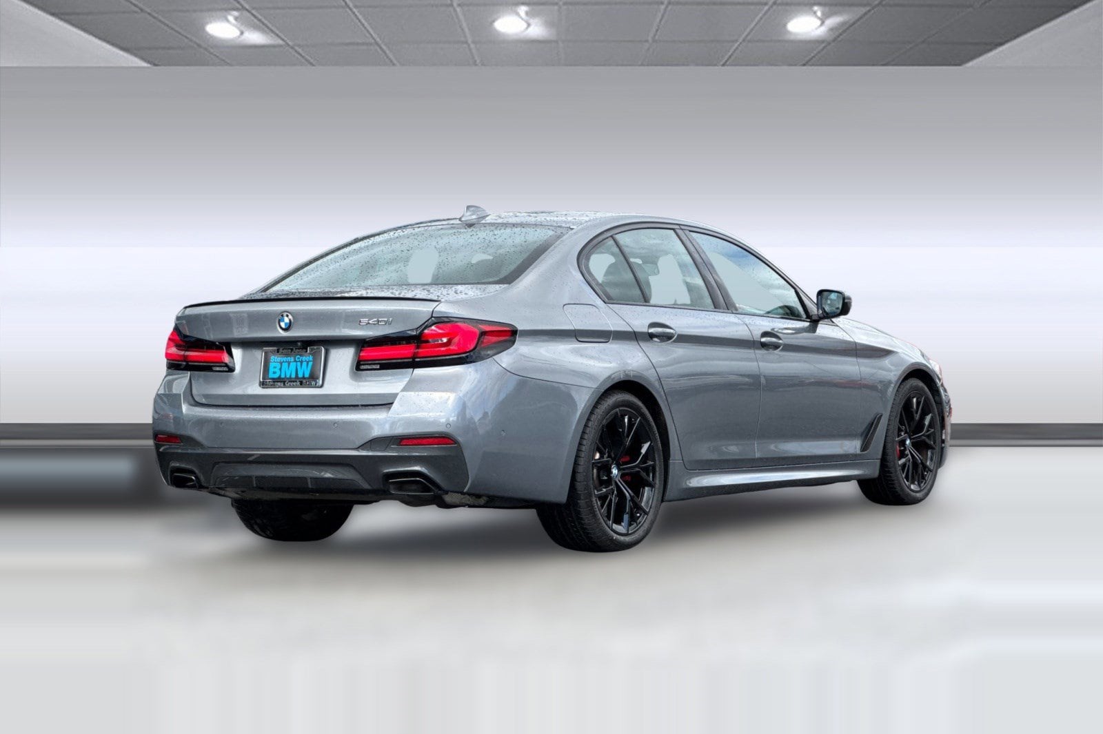 2023 BMW 540i photo 3