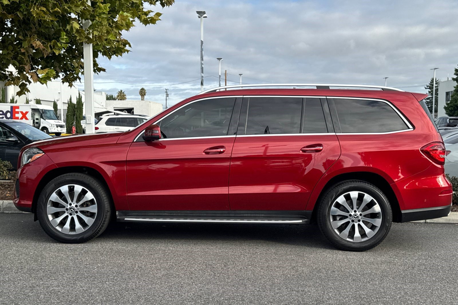 2019 Mercedes Benz GLS 450 4MATIC photo 2