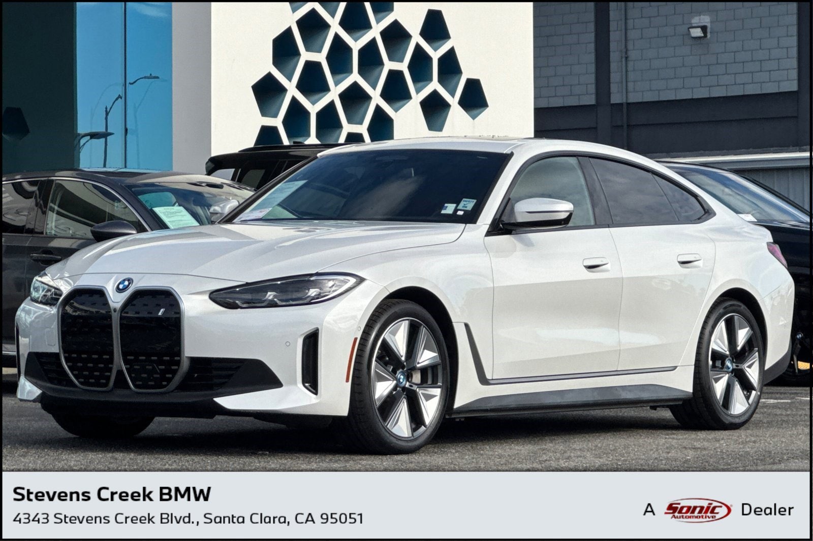 2023 BMW i4 35's photo