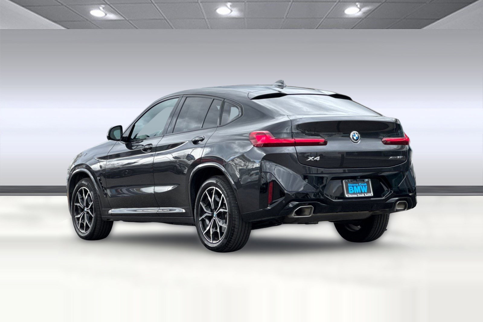 2025 BMW X4 xDrive30i photo 2