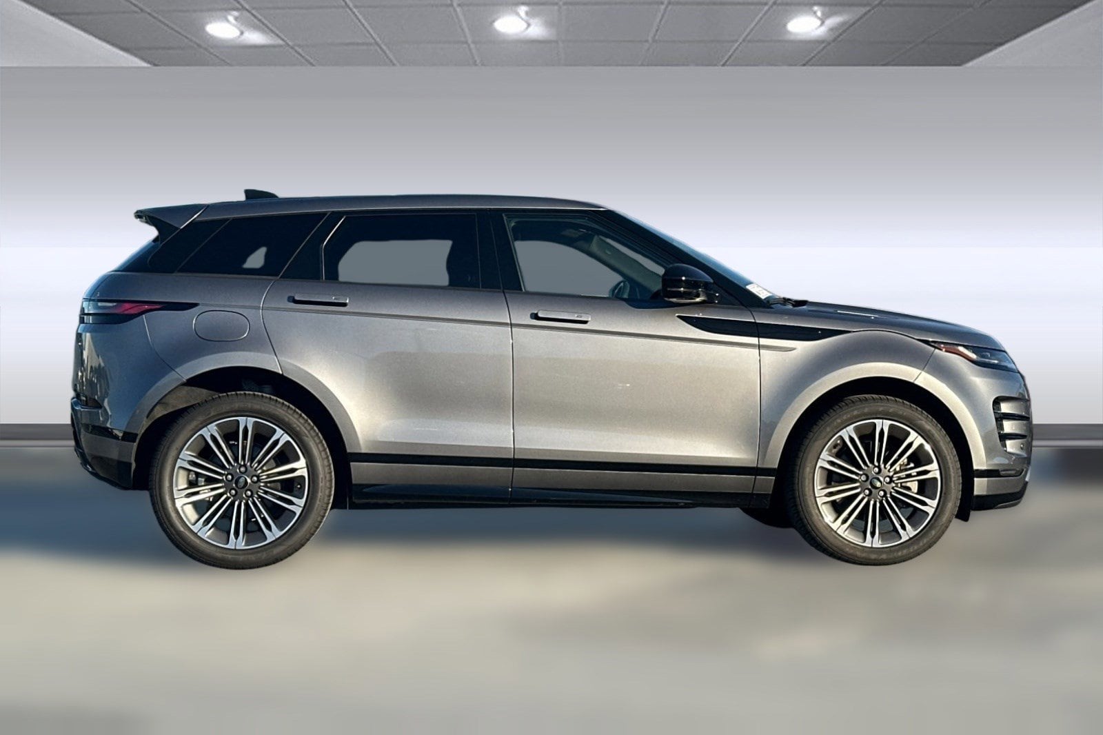 2024 Land Rover Range Rover Evoque Dynamic SE photo 3
