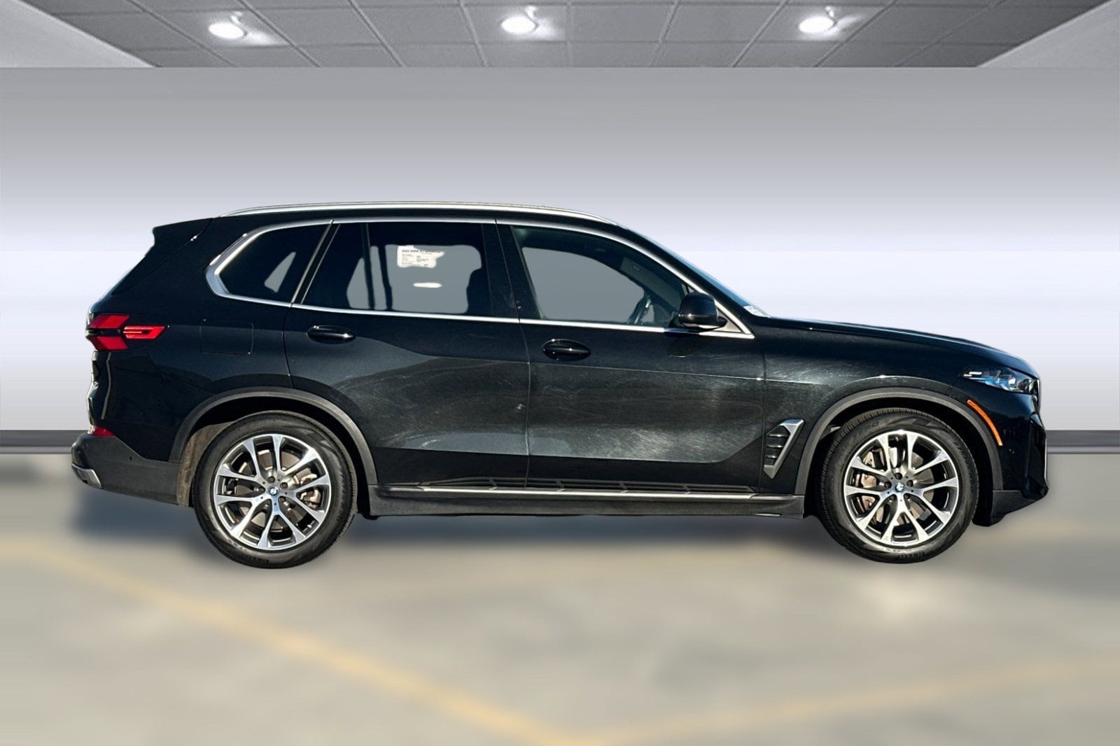 2025 BMW X5 PHEV xDrive50e photo 3